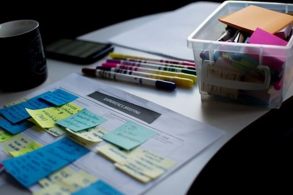 Comment la communication écrite contribue-t-elle à l'image de marque d'une entreprise ?