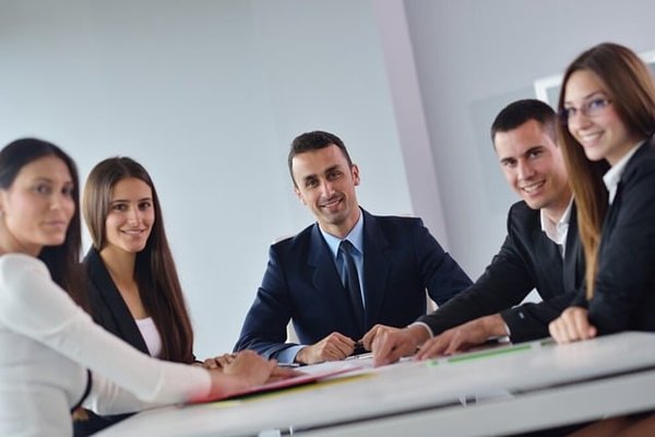 Comment choisir une agence événementielle pour organiser un séminaire d'entreprise à Paris ?