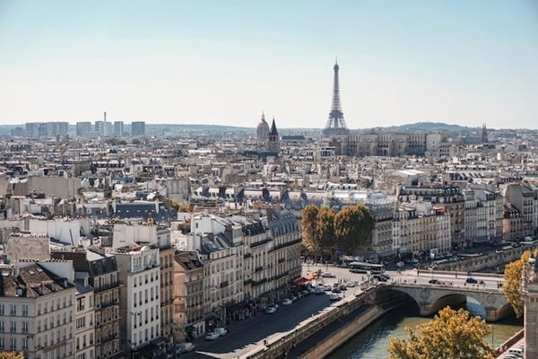 Comment Organiser un Évènement d'Entreprise Réussi à Paris : Votre Guide Complet